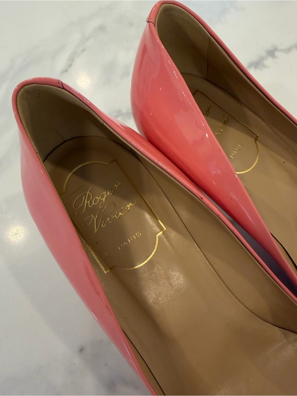 Roger Vivier Coral Pink Patent Pointed-Toe Kitten Heels with Buckle - Picture 2 of 5